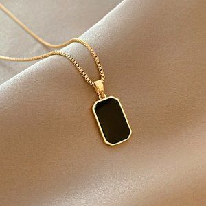 Pendant Necklace for Women Stainless Steel And Natural Shell